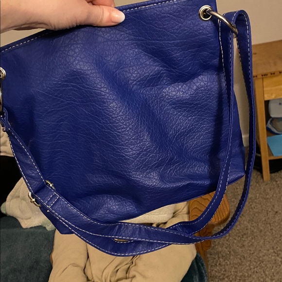 Blue Shoulder Bag with Multiple Pockets - Picture 4 of 7